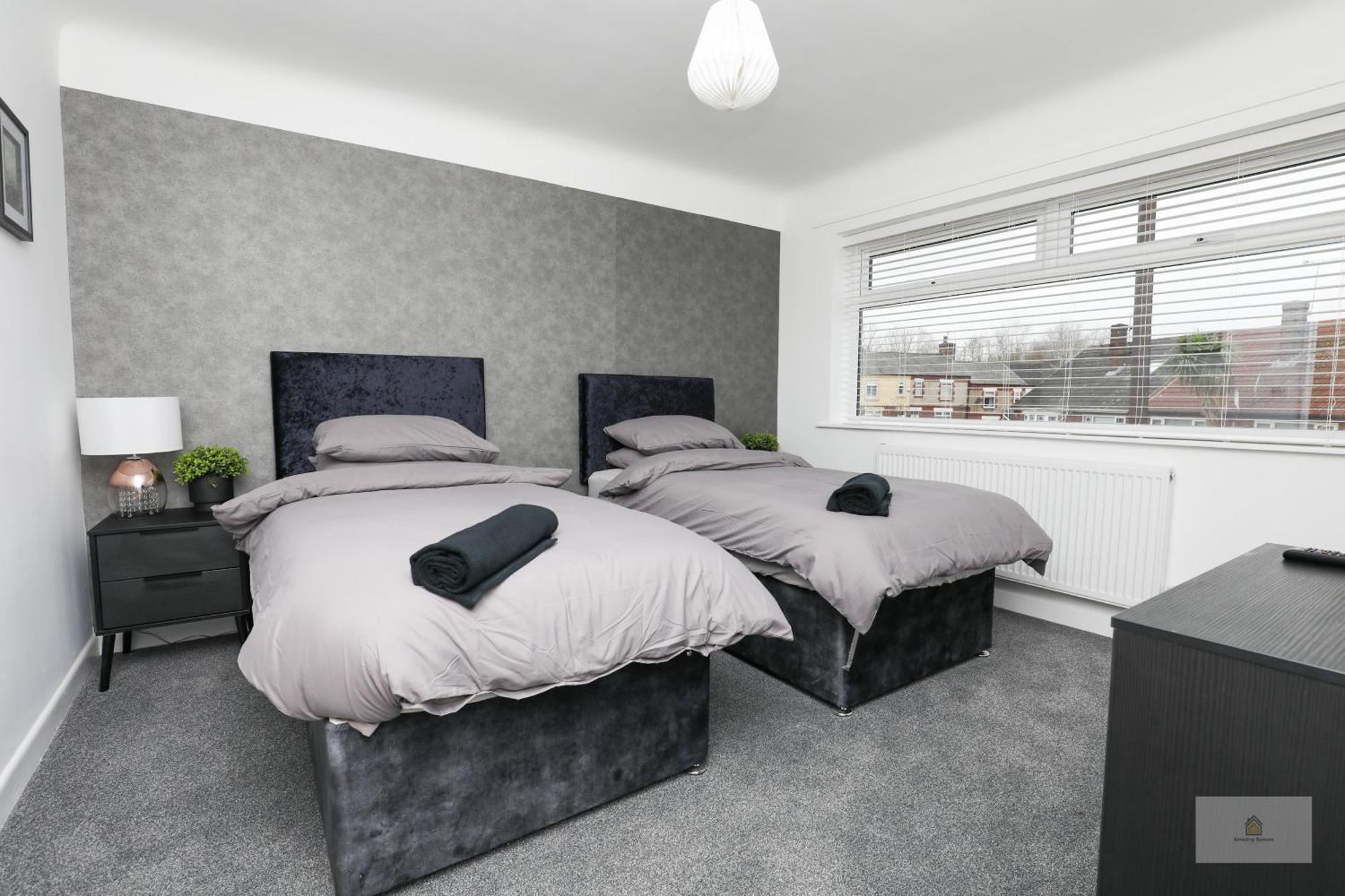 Halsnead Properties Whiston Liverpool Extérieur photo